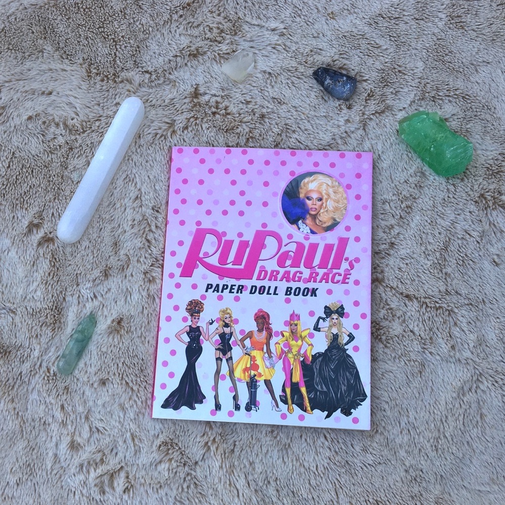 RuPaul paper doll book ☾